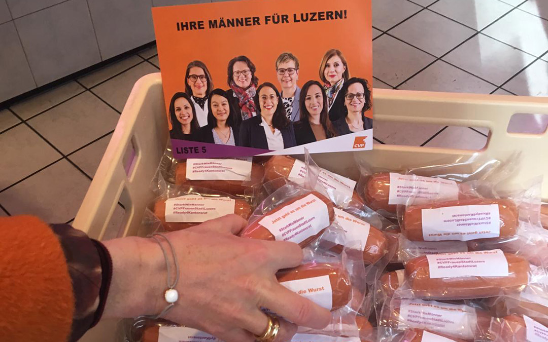 Verteilaktion Wurst CVP Frauen Stadt Luzern