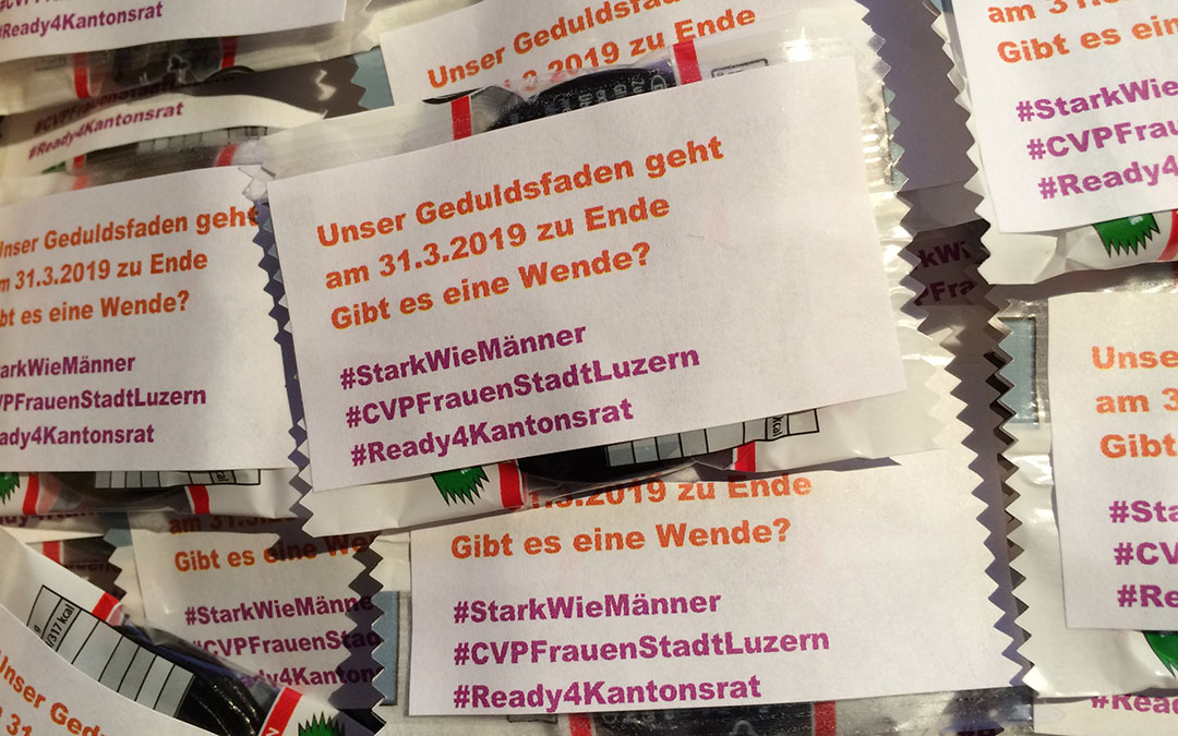 Verteilaktion Lakritze Geduldsfäden CVP Frauen Stadt Luzern